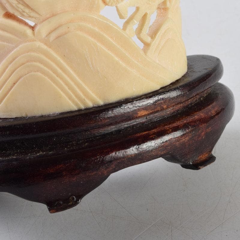 中国 獣骨製 雲龍透かし彫 硯屏 置物 唐木台付 N 9110