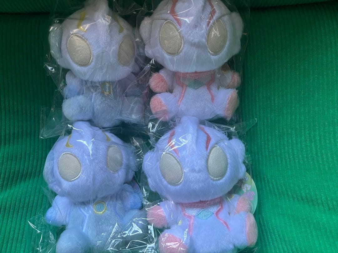 ウルトラマンふわふわお座り ぬいぐるみ メビウス ヒカリ パステル