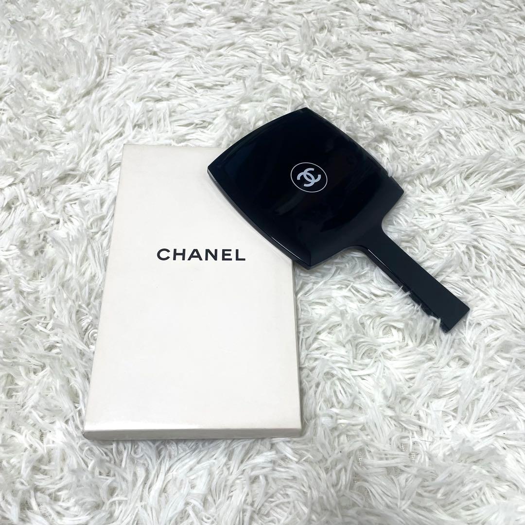 未使用　CHANEL ミラー　ノベルティ　白ロゴ　レア　ブラック 手鏡 箱付き