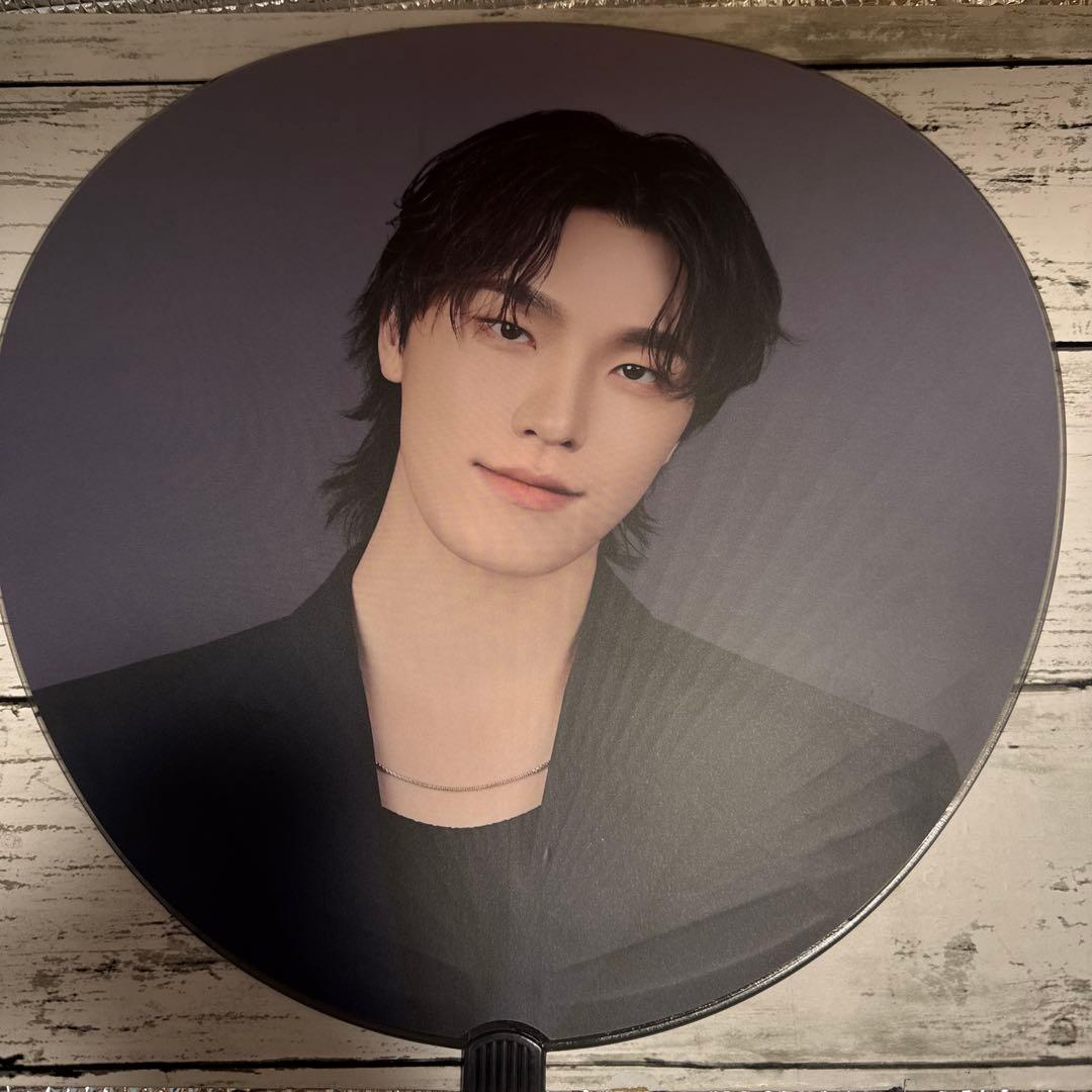 SEVENTEEN ディノ NEW_ うちわ - メルカリ