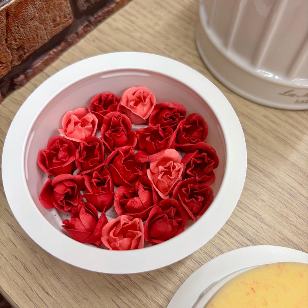 ☆レ・メルヴェイユーズ　ラデュレ　6周年限定チーク