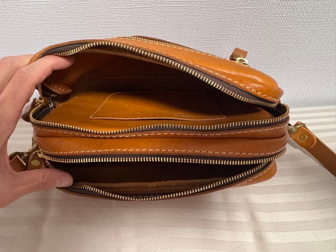 美品 HERZ レザーショルダーバッグ キャメル