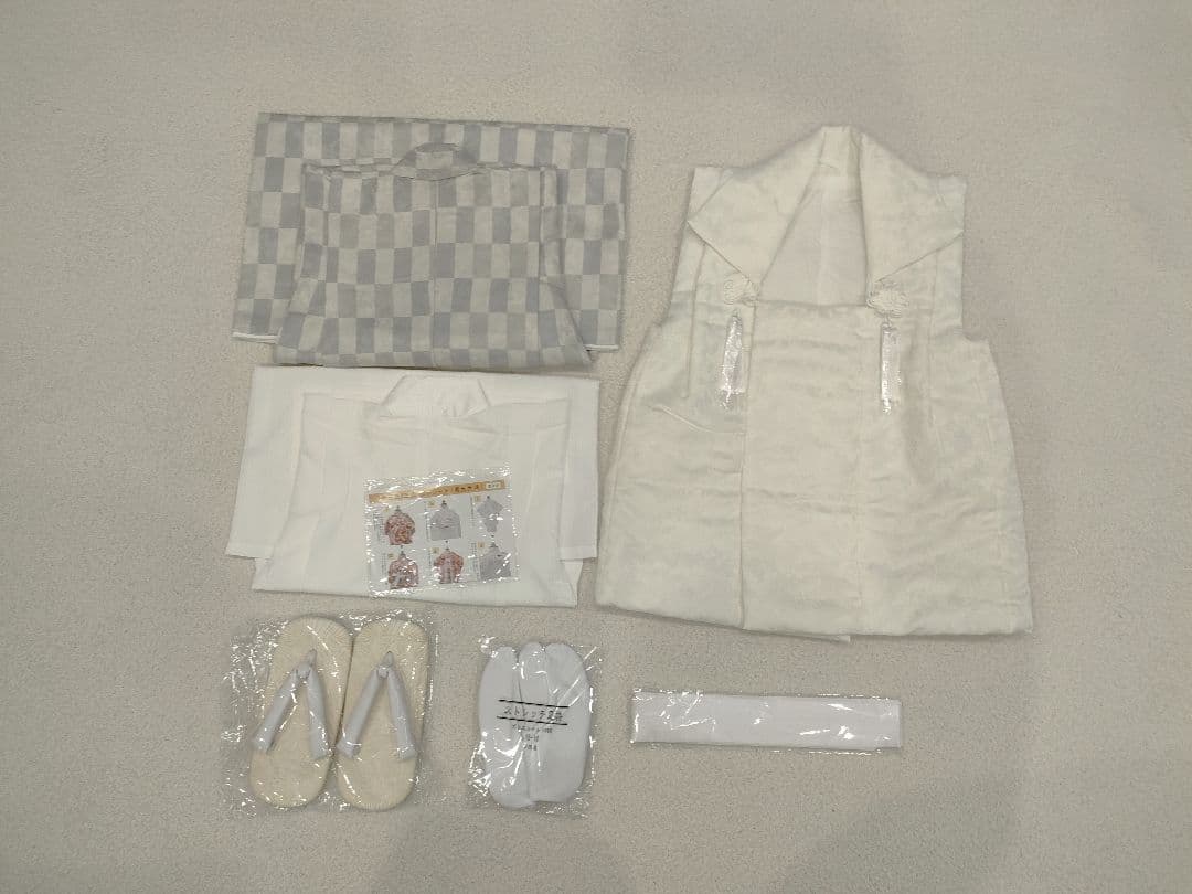 七五三　3歳　男の子　着物　グレー　被布　足袋草履付き