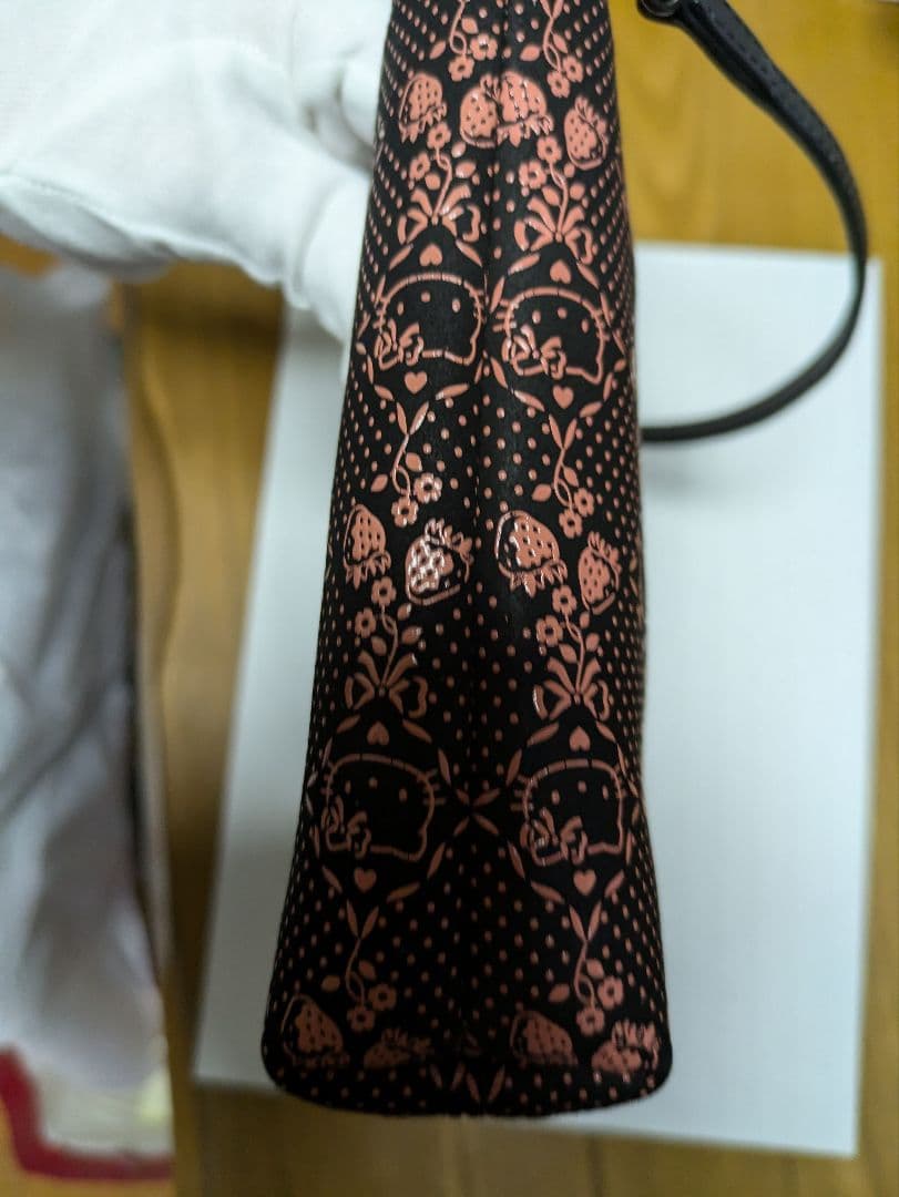 新品未使用！印傳屋ポーチ キティコラボ