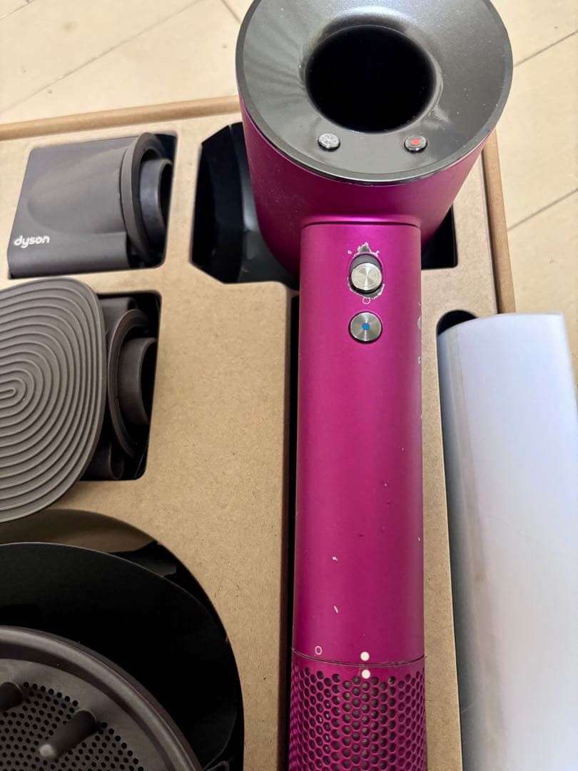 【美品スタンド付き】Dyson Supersonic ヘアドライヤー ピンク