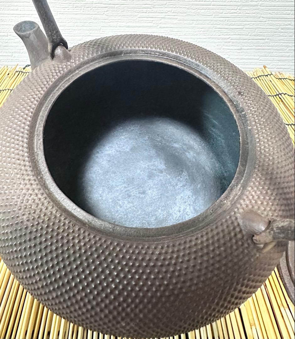 昭和期造、未使用品　南部勝清堂　１８型アラレ　鉄瓶　南部鉄瓶　南部鉄器　鉄瓶