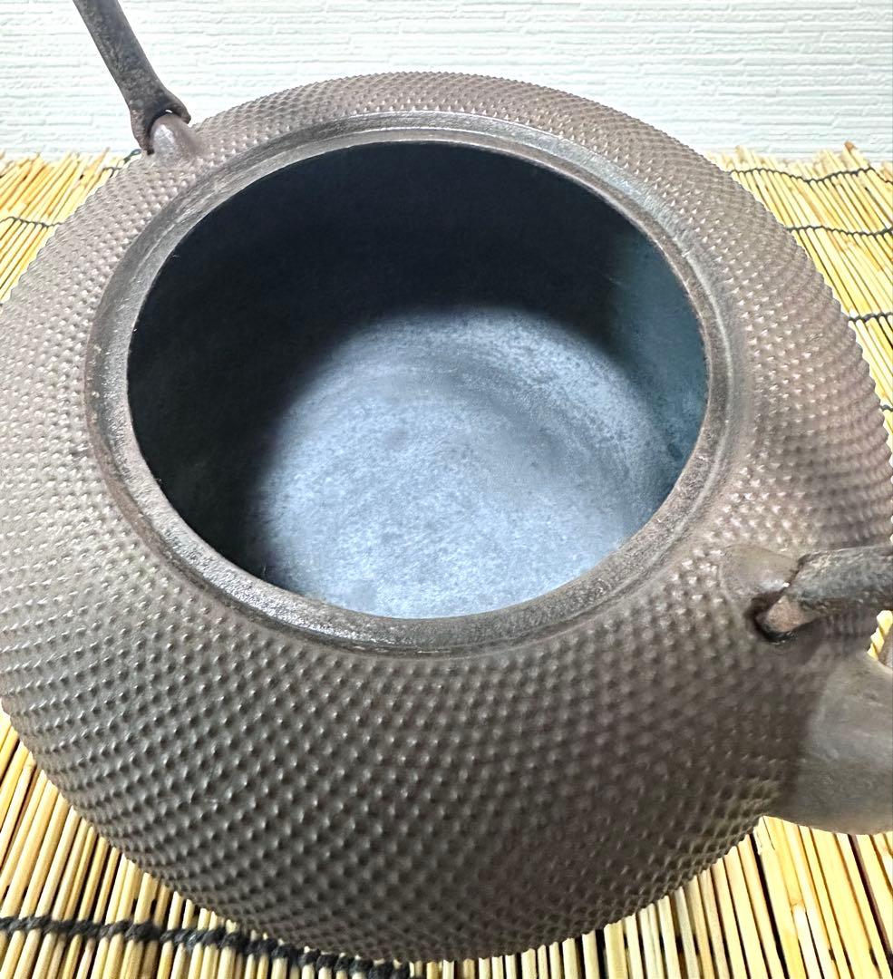 昭和期造、未使用品　南部勝清堂　１８型アラレ　鉄瓶　南部鉄瓶　南部鉄器　鉄瓶