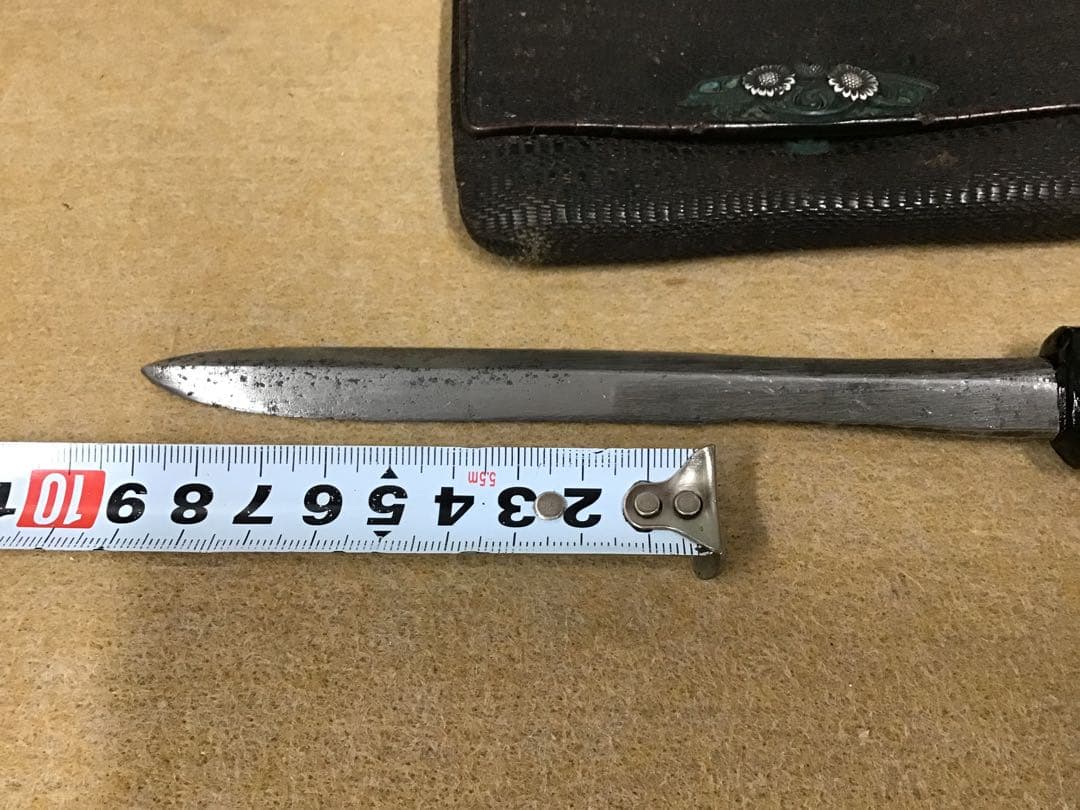 タバコ入れの仕込み