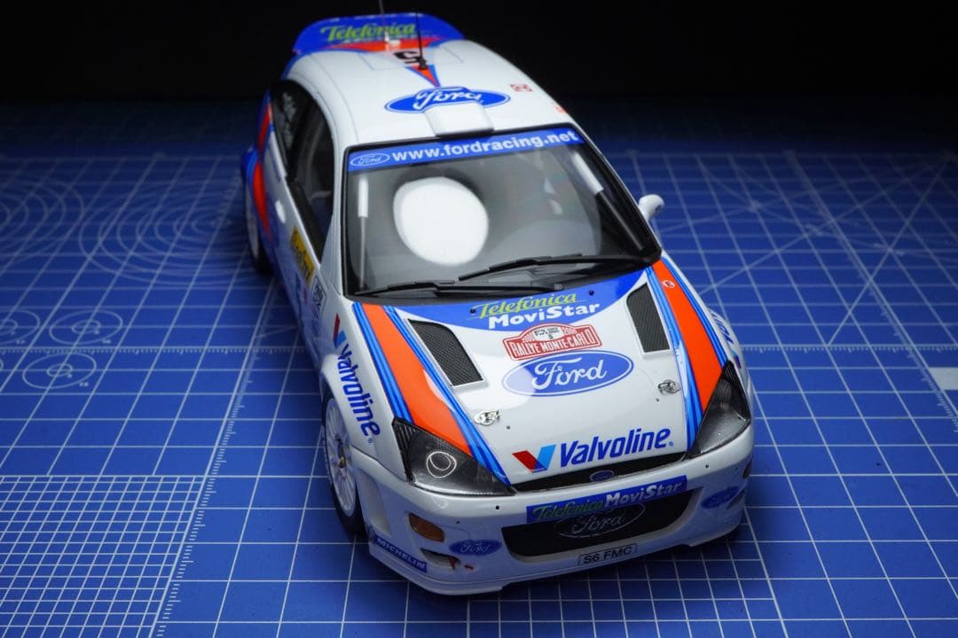 ダイキャスト 1:18 スケール パサート R36 ステーションワゴン モデル