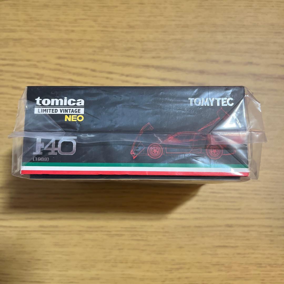 トミカリミテッドヴィンテージNEO フェラーリF40 　未開封新品