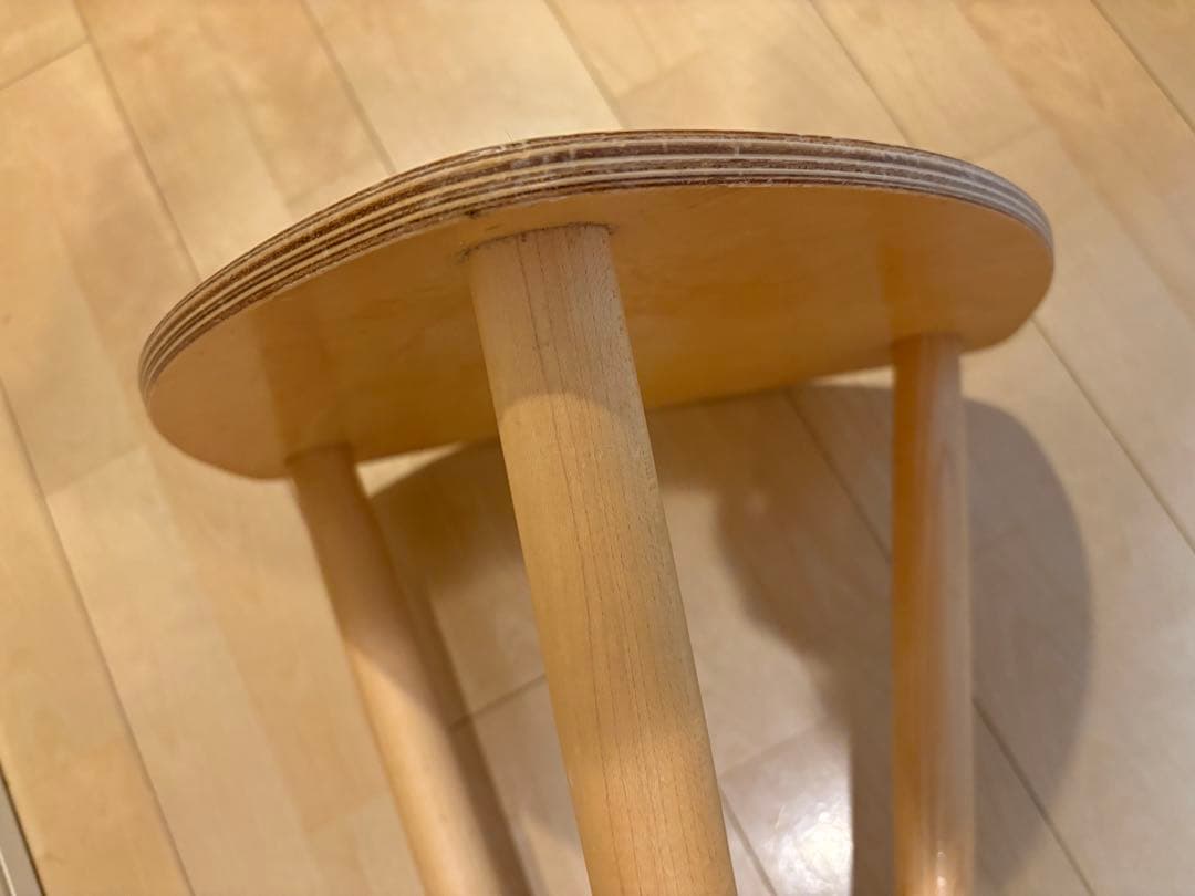 【cosin】赤い帽子のキッチンスツール 旭川家具　メープル　天然木