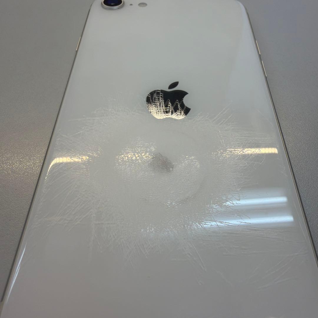iPhone SE3 64GB スターライト 85% 背面傷大 機能不良無し - メルカリ