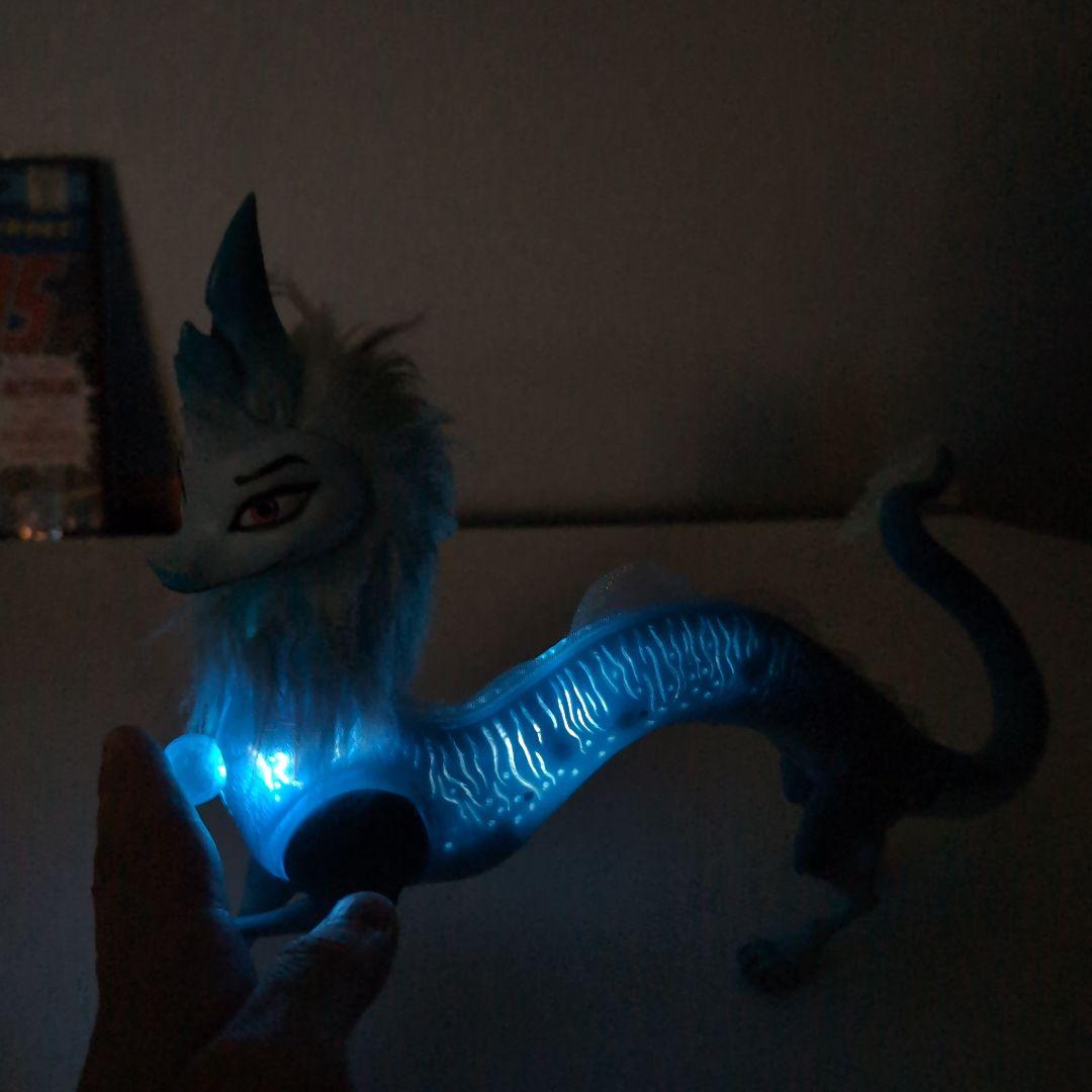 日本未発売 Disney トーキングラーヤとドラゴンの王国 フィギュアセット