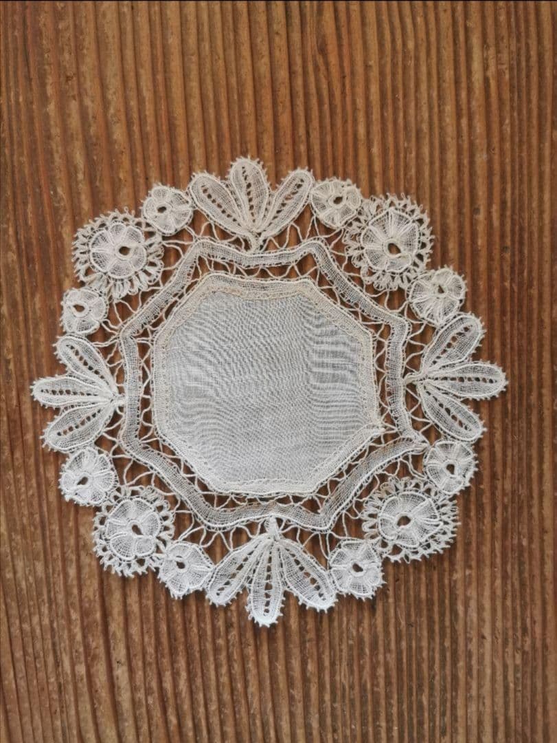 アンティーク イタリア 繊細で涼やかなリネンレース ボビン編み 立体的