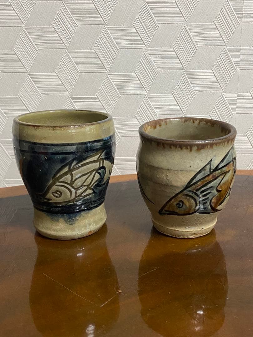 最終値下金城次郎　セット　壺屋焼　人間国宝　マグカップ　湯呑訳あり　コップ　沖縄 最終値下 金城次郎 壺屋焼 魚文湯呑 2個セット コップ マグカップ 沖縄