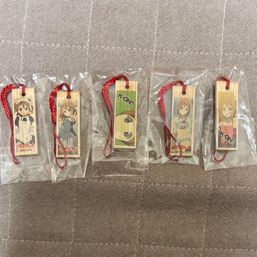 プレミア品けいおん！TBS限定 平沢唯 缶バッジ5種＋木札5種コンプリートセット