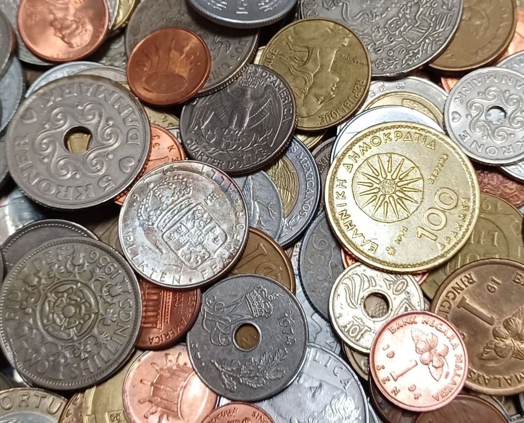 コインケース入りの硬貨8点おまけ付き] 重さ1.7kg分 海外(外国)