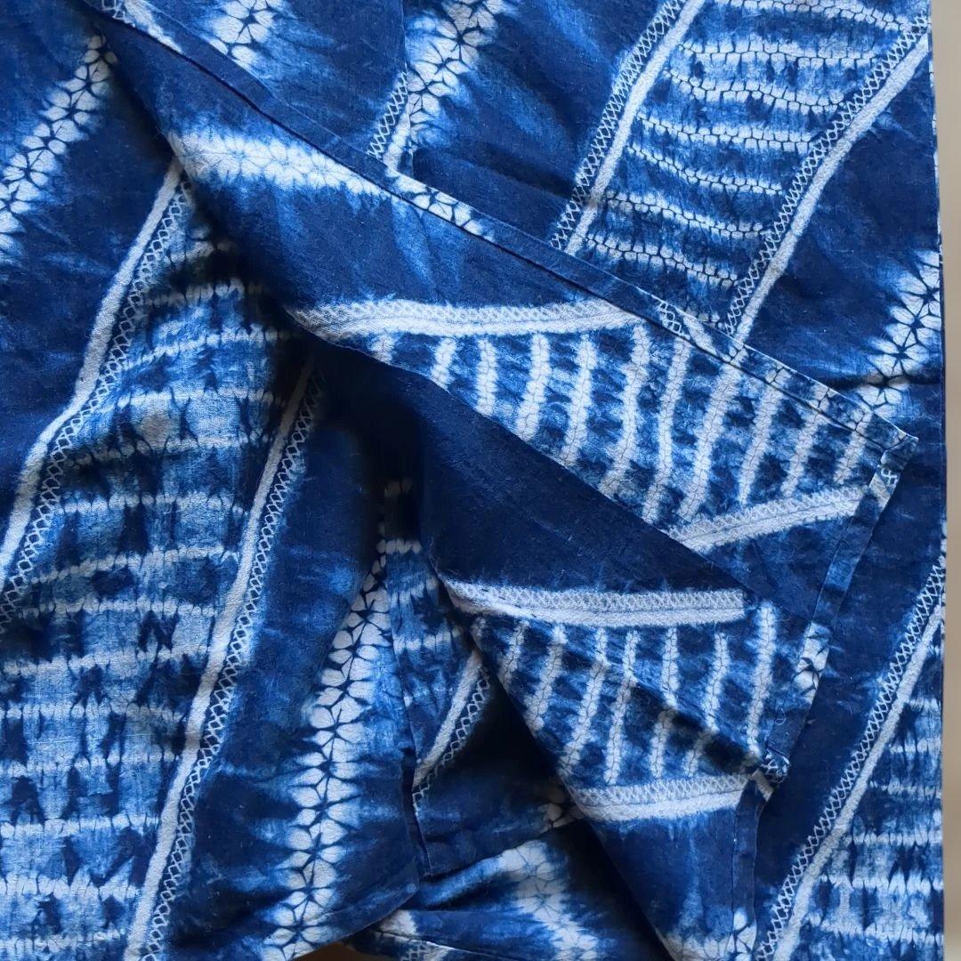 ネイビーとホワイトの絞り浴衣