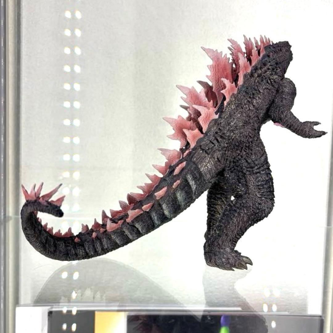 ゴジラ エヴォルブ　シーモ　フィギュア　ハイヤトイズ　ピンバッチ　　スタイリスト