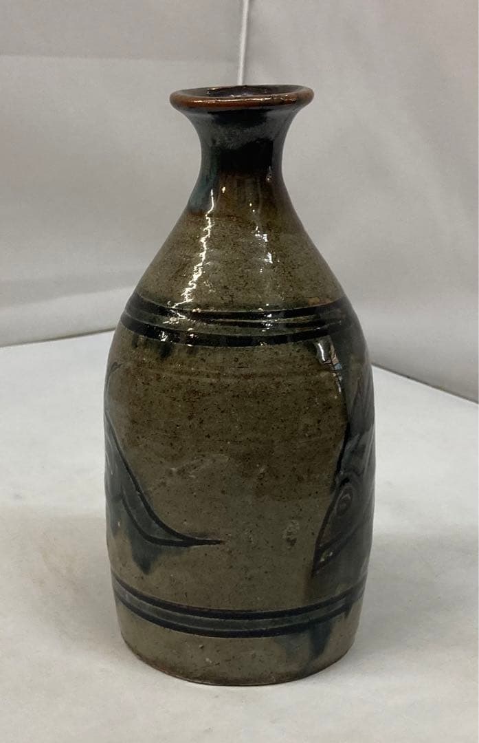 B162s  金城次郎作　徳利・盃セット　1組　壺屋焼　沖縄　人間国宝　酒器　魚