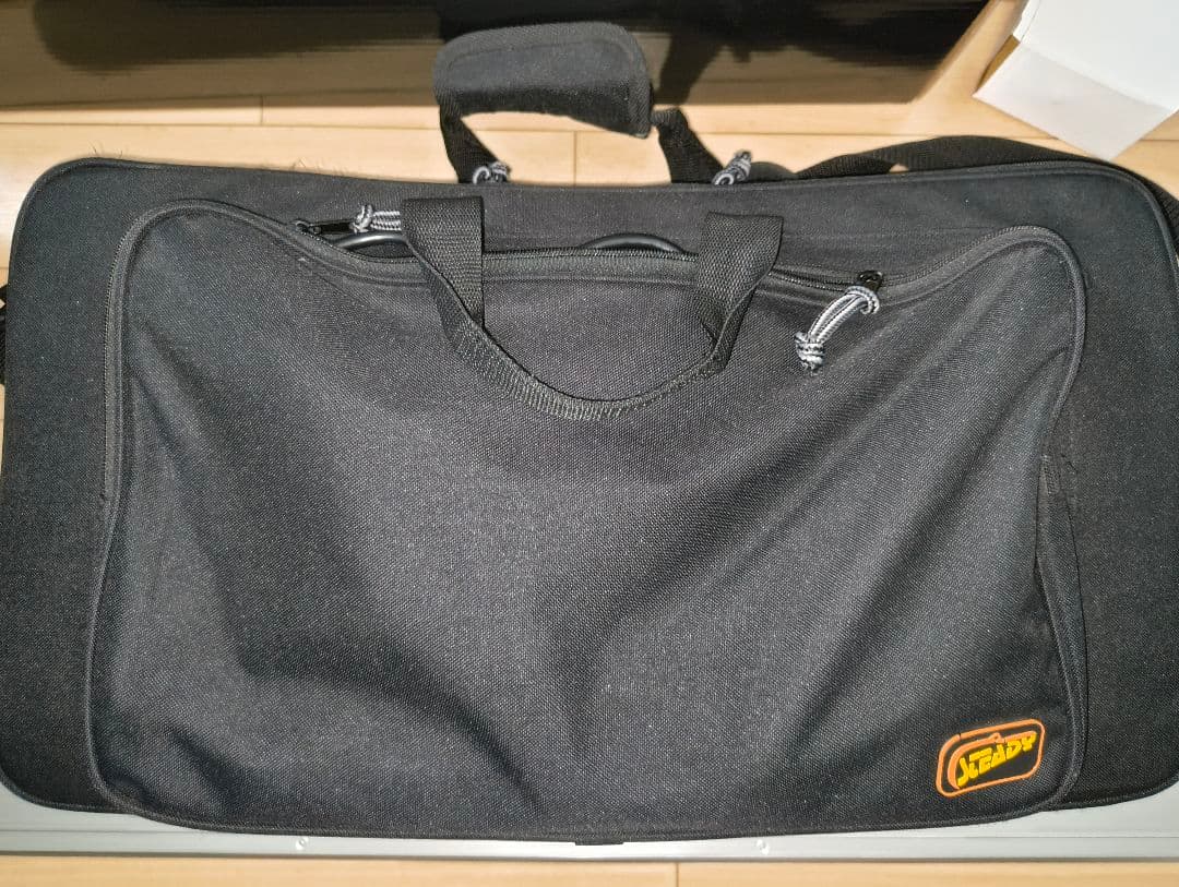 LINE6 POD X3 LIVE 箱、ソフトケース付き