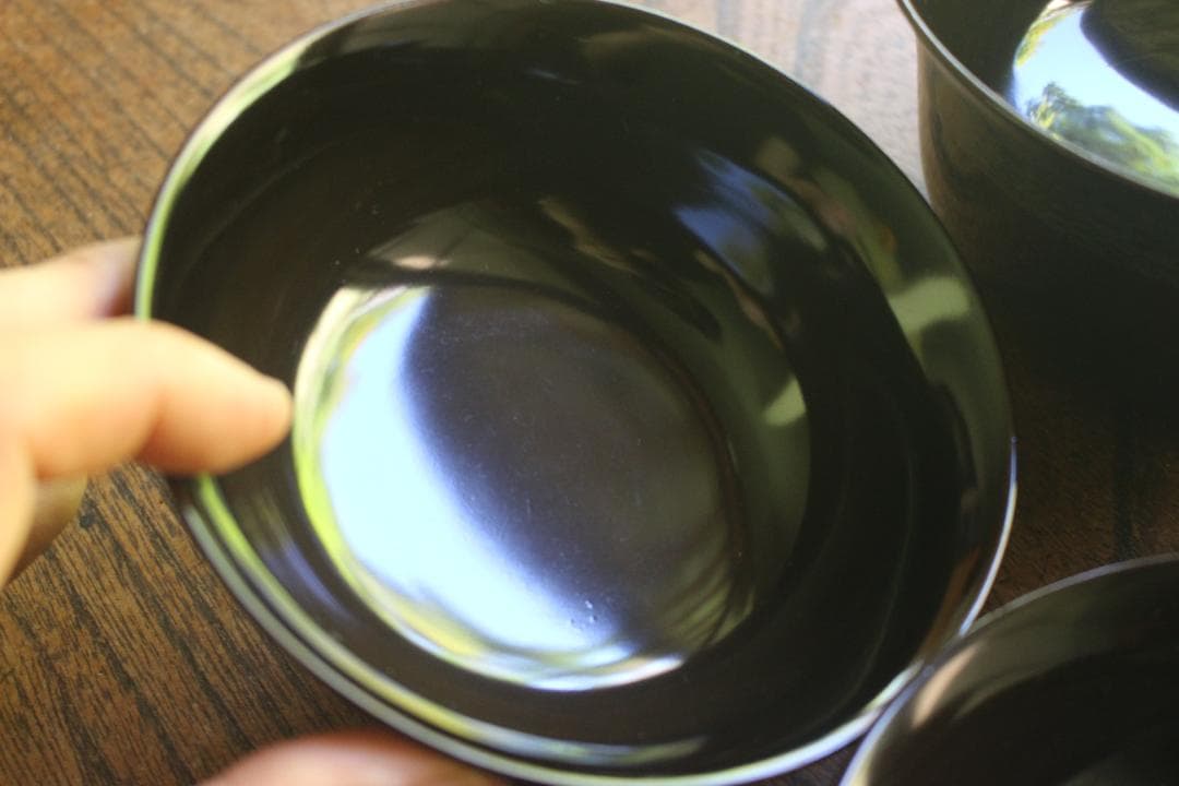 時代逸品！時代黒漆に風情ある青漆松葉蒔絵の映える四つ椀（検京塗懐石道具煮物椀