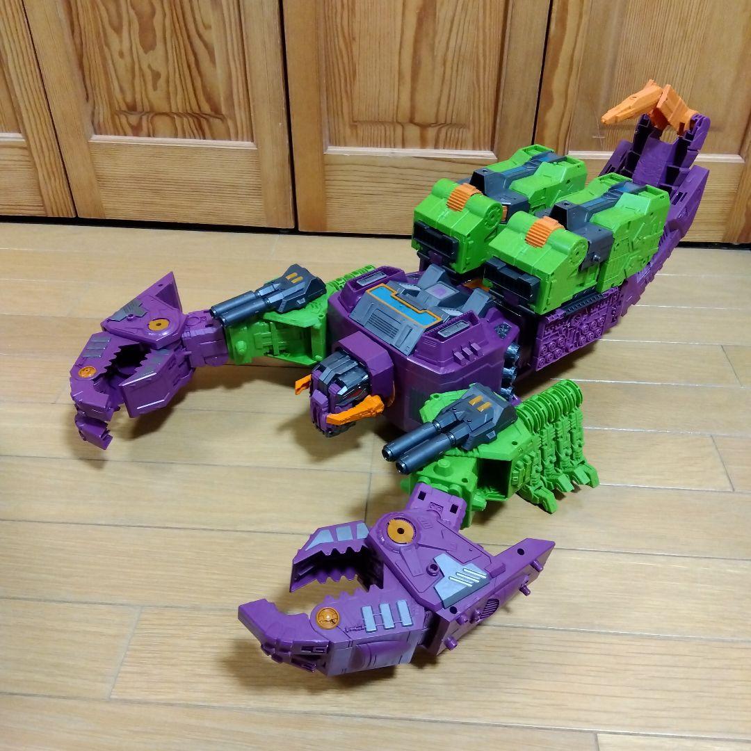 赤*ン様 トランスフォーマー アースライズ ER-10 スコルポノック