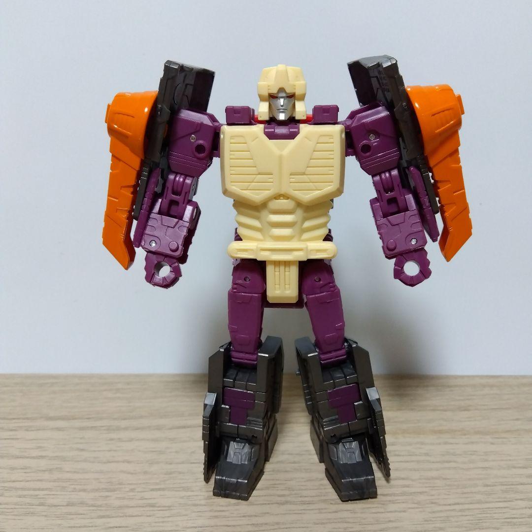 赤*ン様 トランスフォーマー アースライズ ER-10 スコルポノック