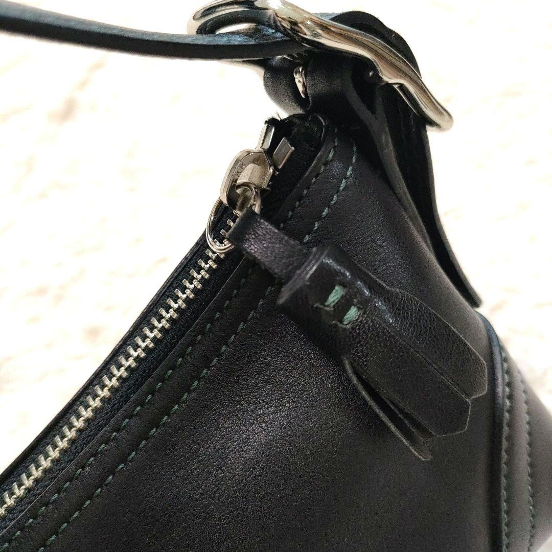 【美品】コーチ ワンショルダー アクセサリーポーチ 本革 タッセル ブラック