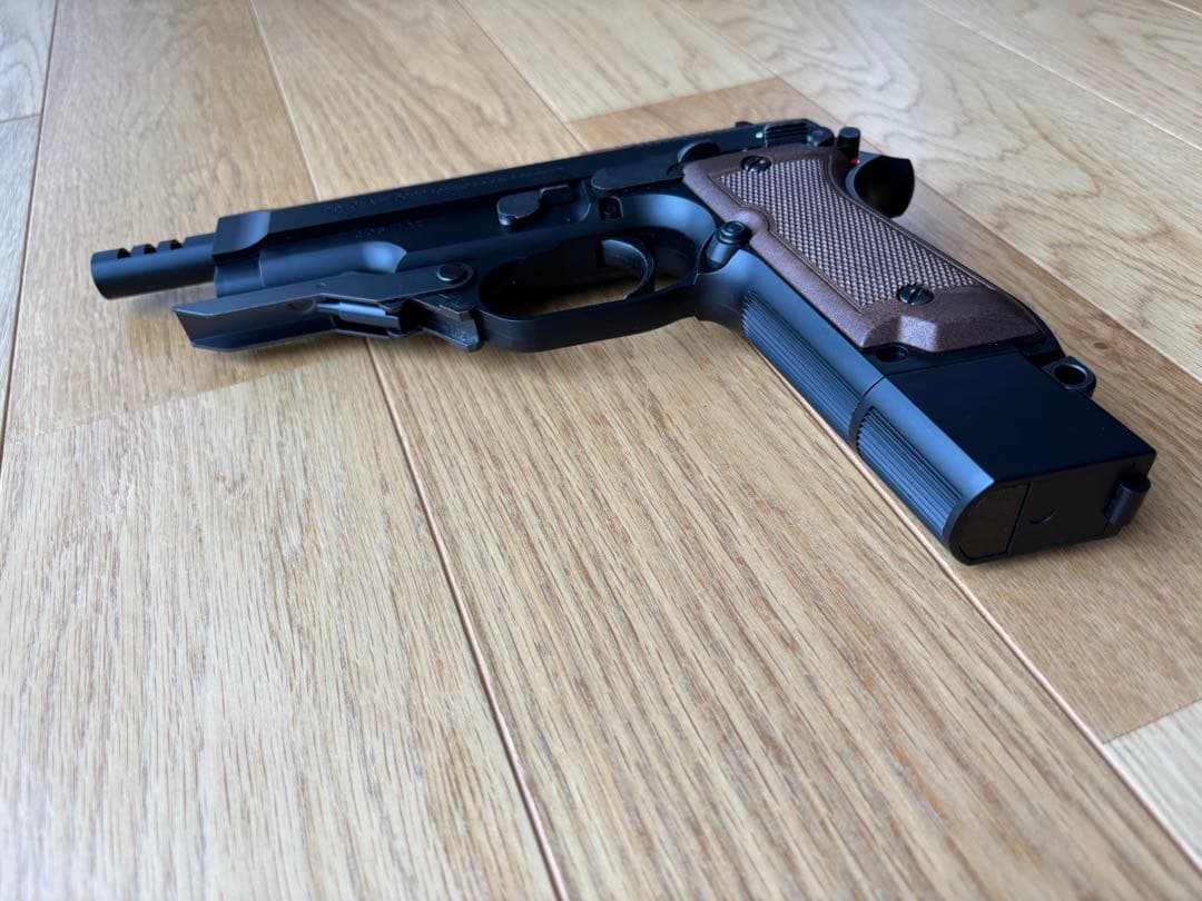 電動ガン M93R バッテリー&充電器付き