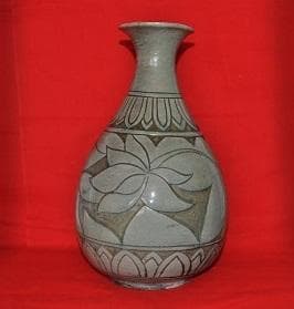 李朝・青磁花紋花器