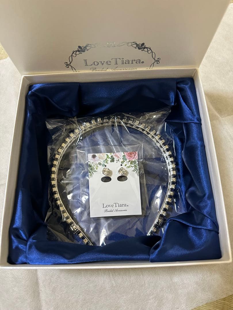 LoveTiara クリスタルヘッドドレス　ピアスセット
