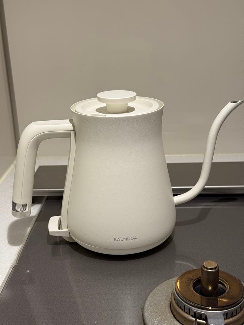 BALMUDA バルミューダ 電気ケトル ホワイト - メルカリ