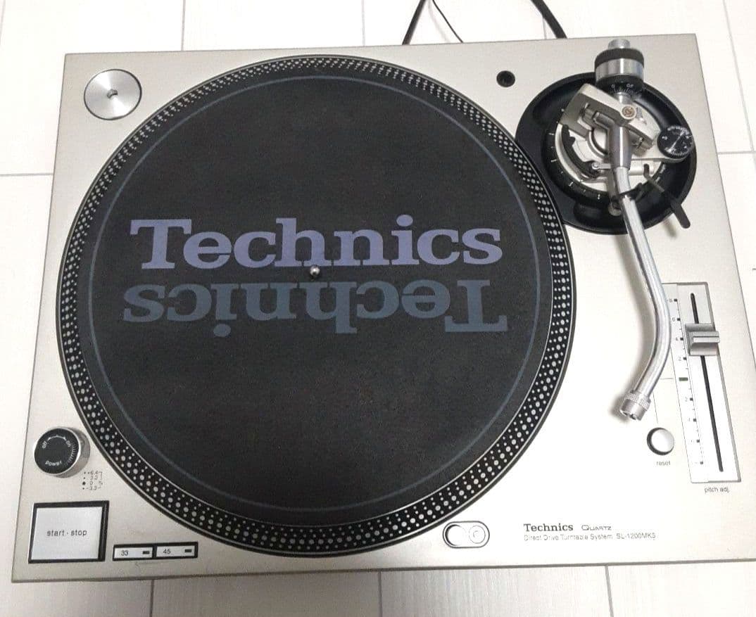 Technics SL-1200 MK5 ターンテーブル DJ レコード 稀少 Technics SL-1200 MK5 ターンテーブル DJ レコード 稀少