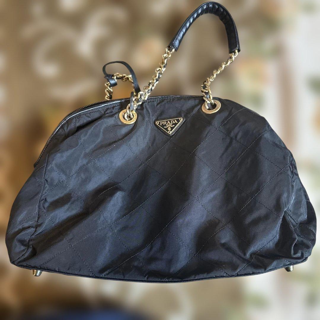 PRADA ブラック キルティング ショルダーバッグ