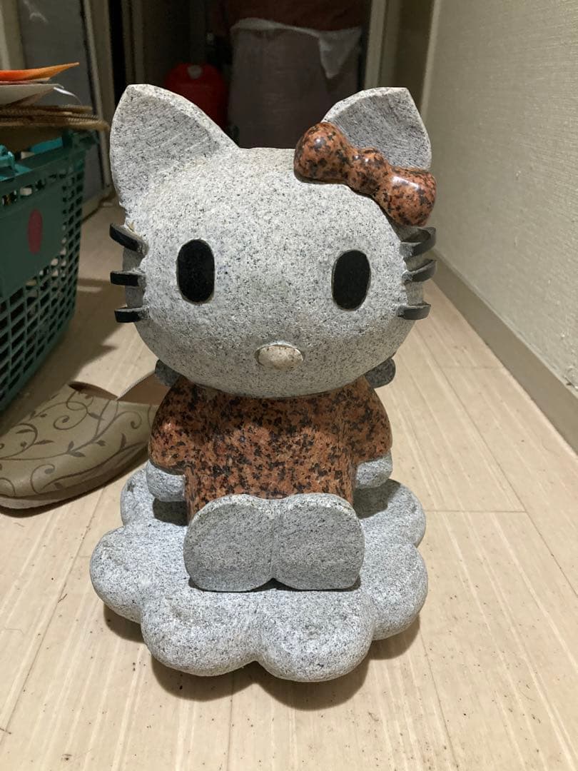 石像キティ