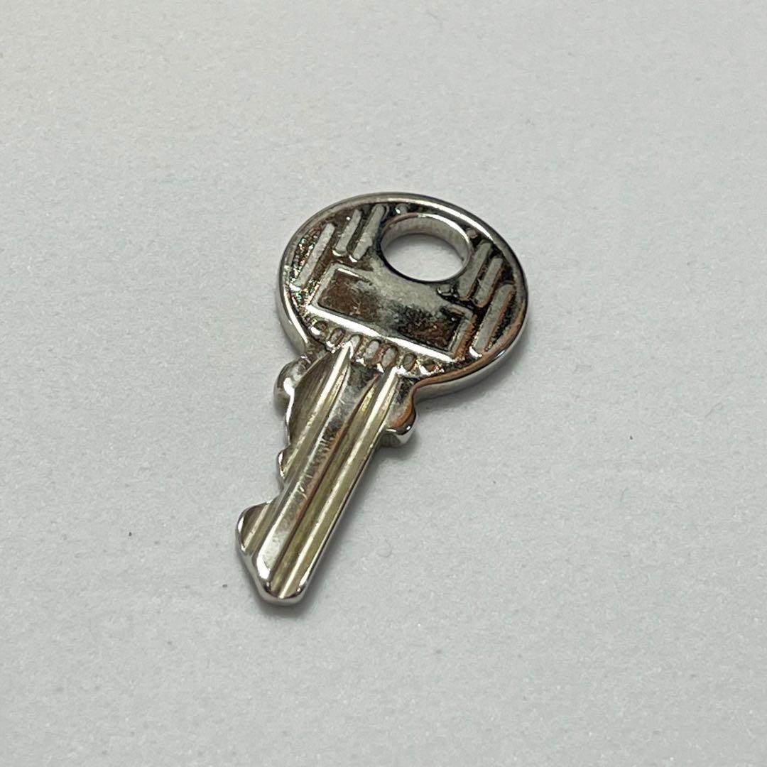 HERMES エルメス カデナ 南京錠 鍵 キー No.121 - メルカリ