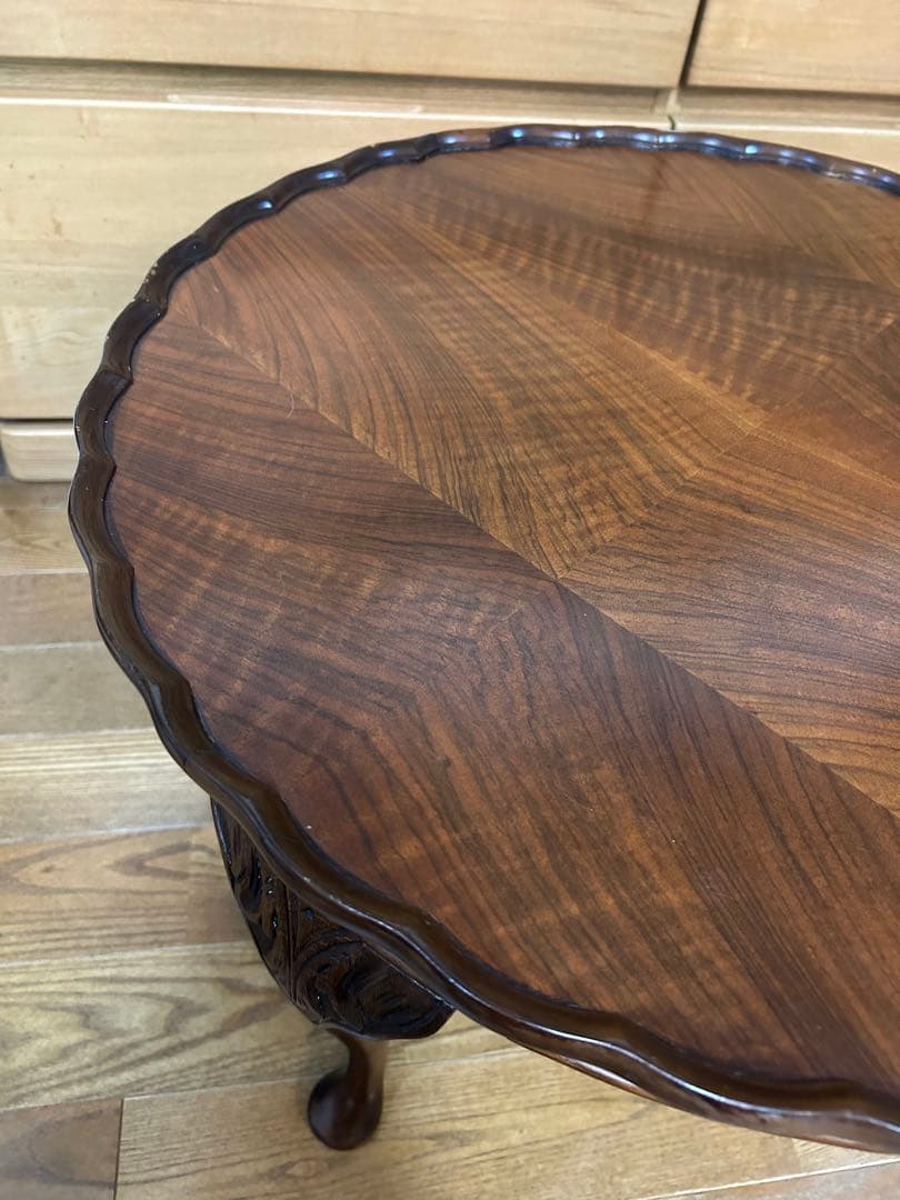 イギリス アンティーク コーヒーテーブル 猫脚 フリルの丸テーブル 墨 丸