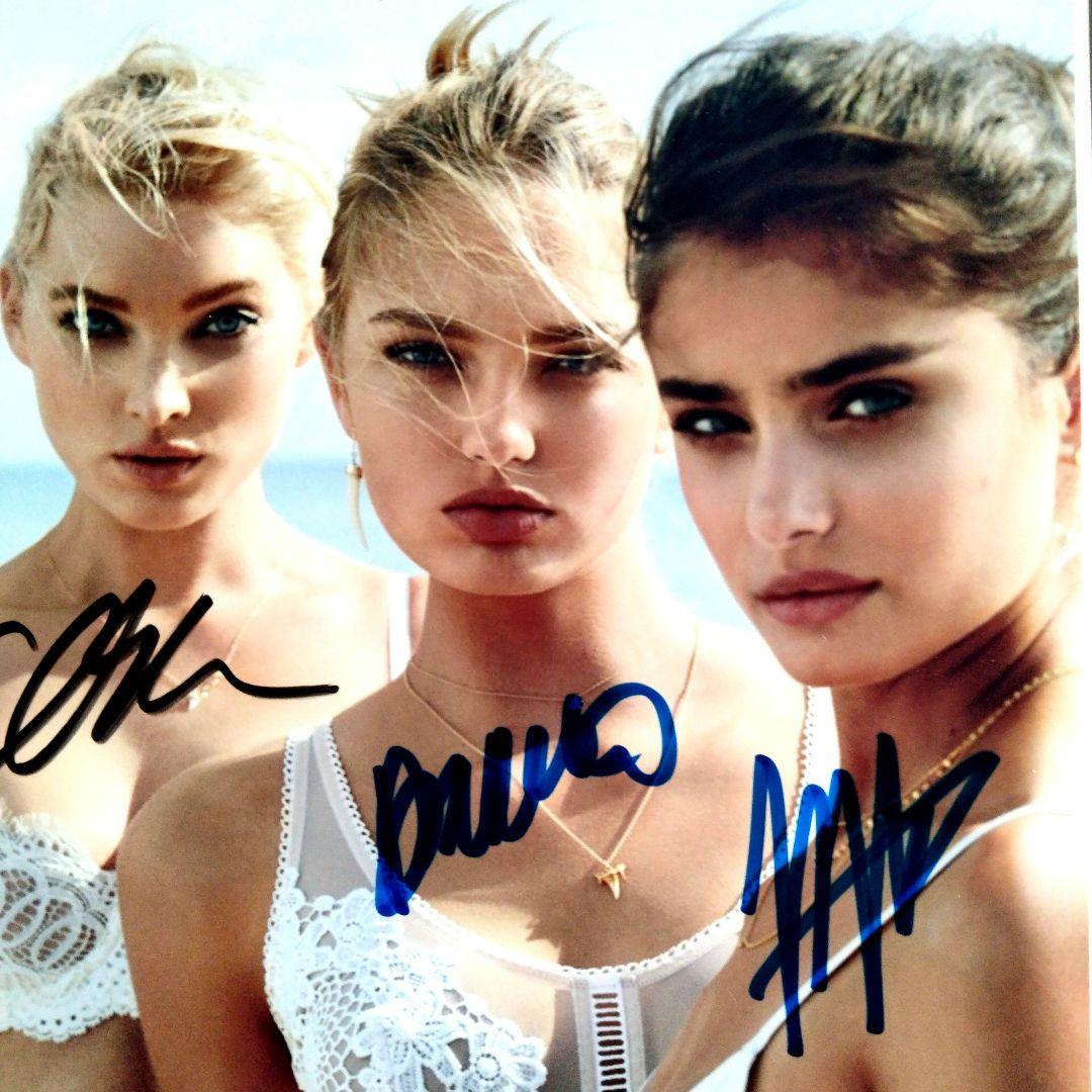テイラー・マリー・ヒルとエルザ・ホスクとロミー・ストリド直筆サイン入り超大型写真