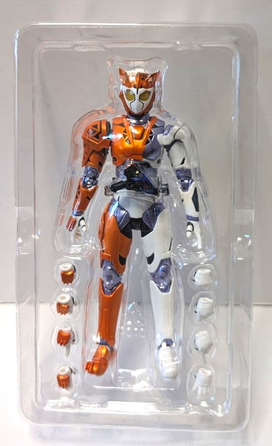 S.H.フィギュアーツ 仮面ライダーバルキリー ２種セット