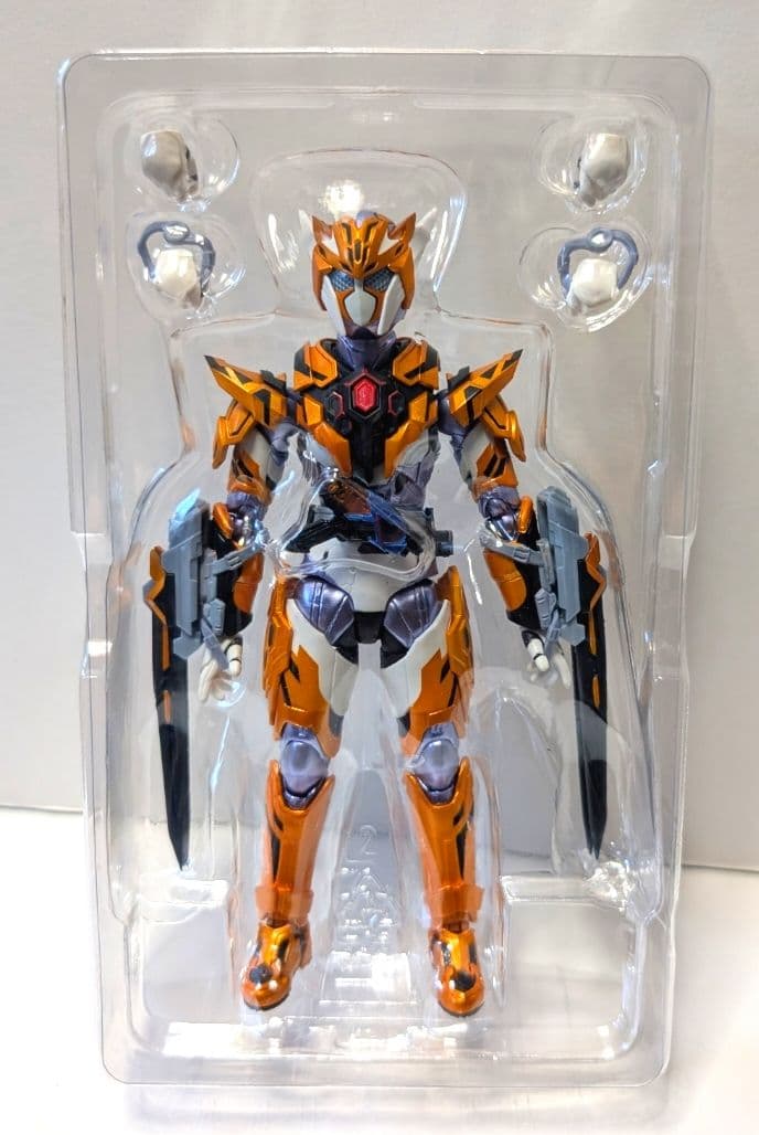 S.H.フィギュアーツ 仮面ライダーバルキリー ２種セット