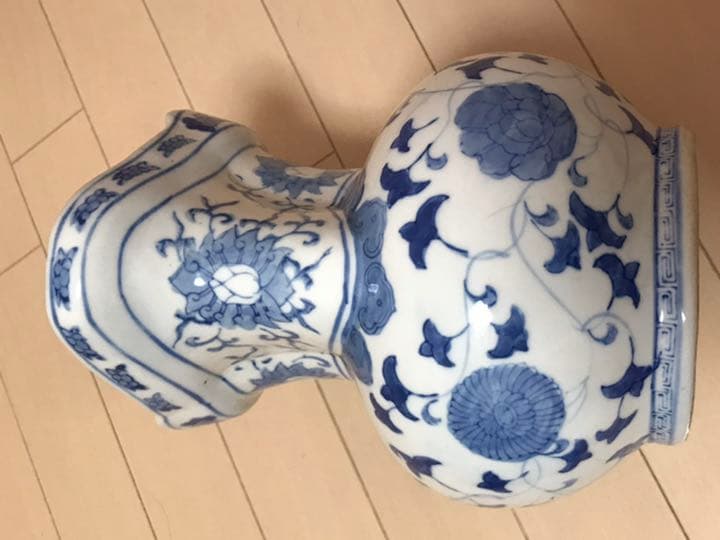 中国明時代永楽年製青花(染付)の花柄モンク壺