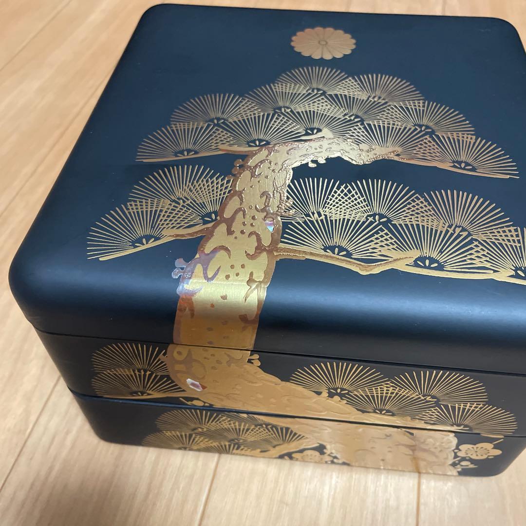 マット加工　漆器重箱 二段 黒金 松の木模様　梅