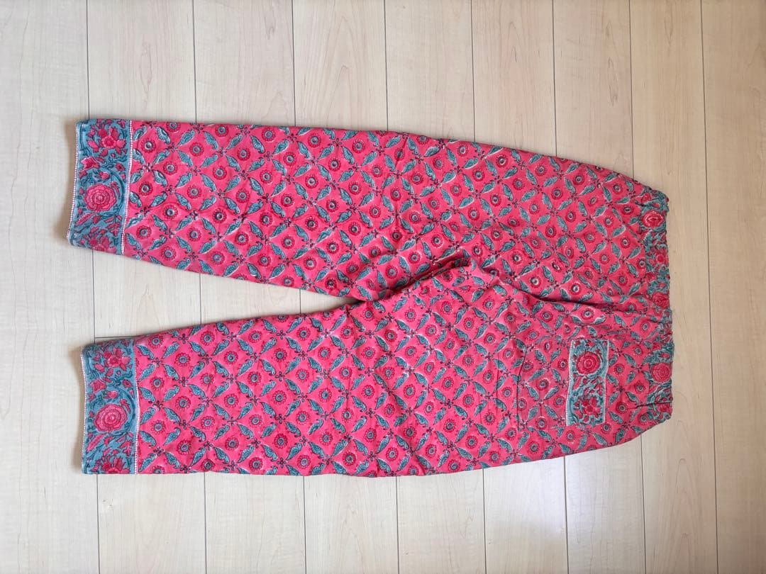 花柄ピンクサルエルパンツ