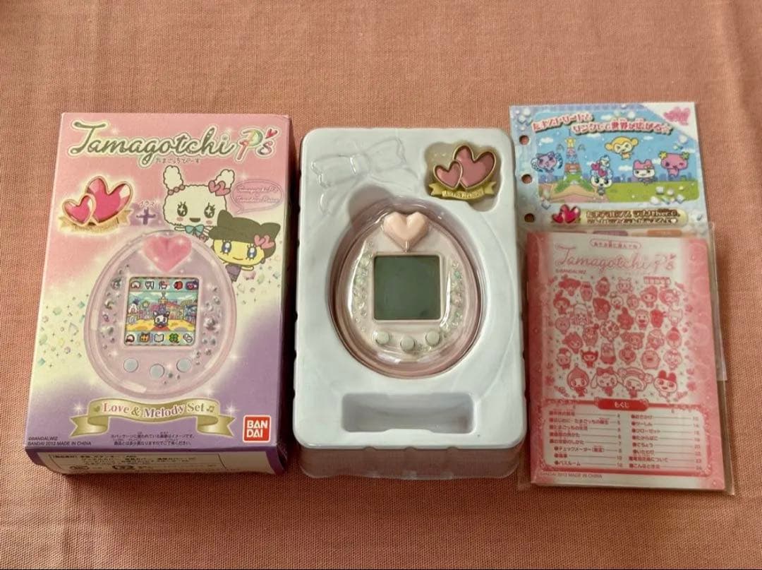 Tamagotchi P's 本体 ＋ キャラクターコラボピース4点セット