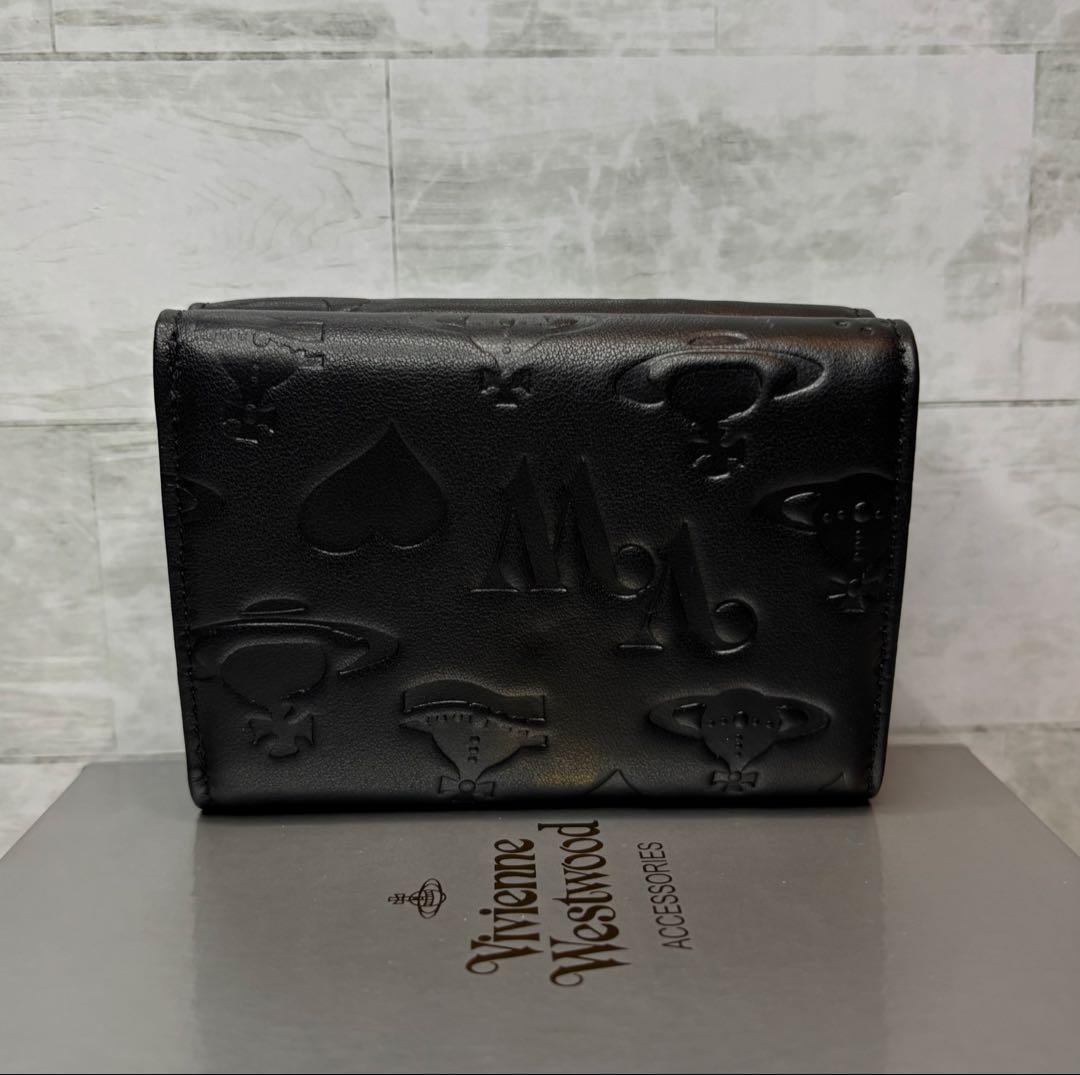 「vivian westwood上質ブラックのエンペロープスタイル三つ折り財布」
