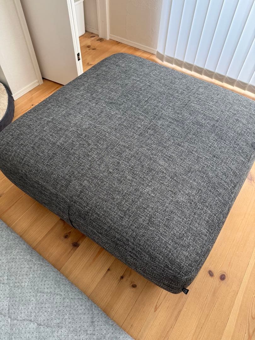 NOYES Decibel C4　オットマン