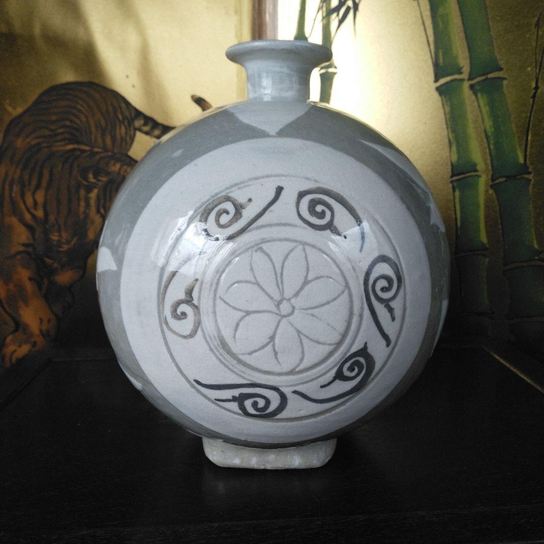 究極の美◼️蔵からかなり美しい釉薬の大きな器が出て来ました、萩焼