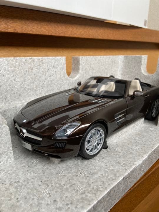 ミニカー Mercedes-Benz SLS AMG Roadster