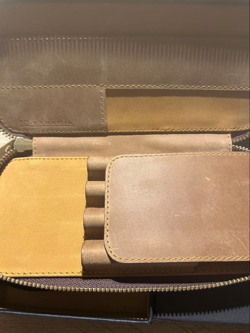 バハギア クレイジーホースレザー